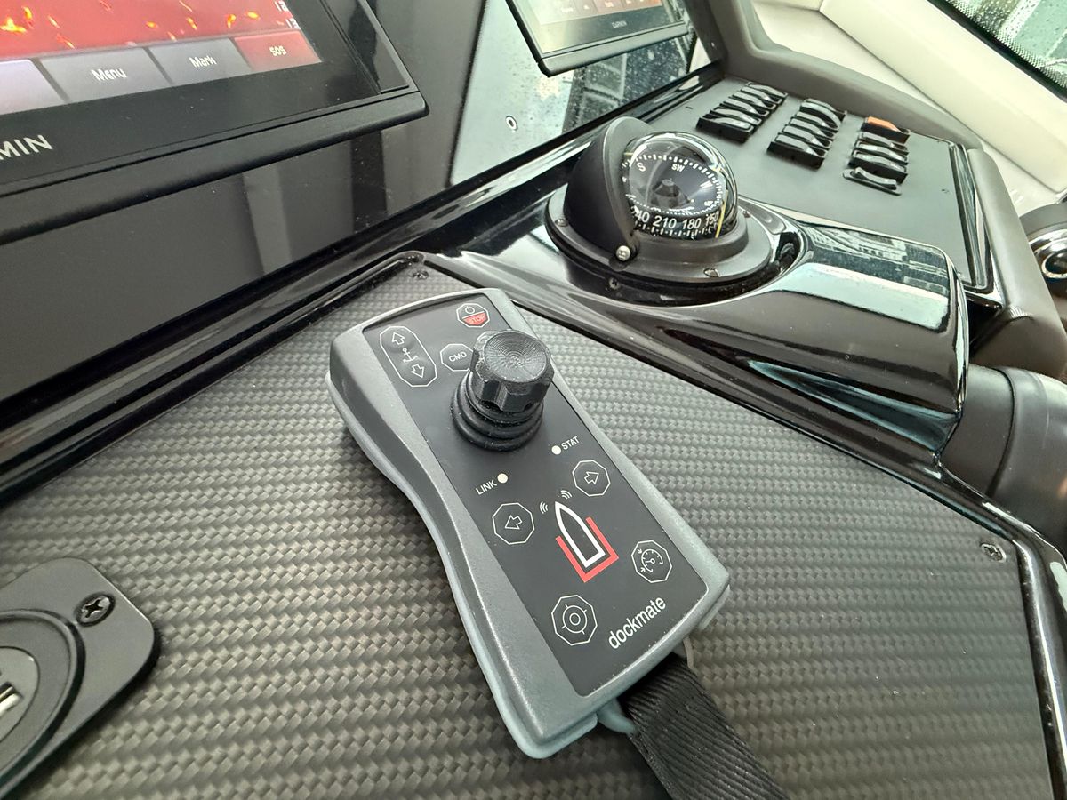 2018 Cruisers Yachts 43 