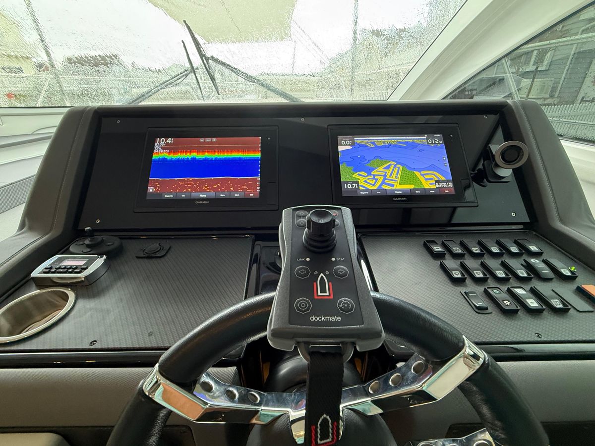 2018 Cruisers Yachts 43 