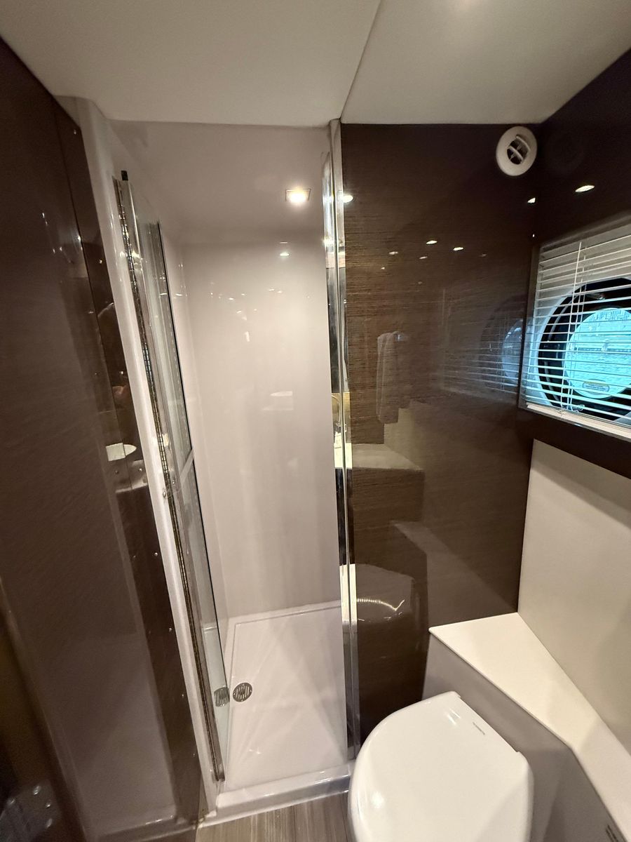 2018 Cruisers Yachts 43 