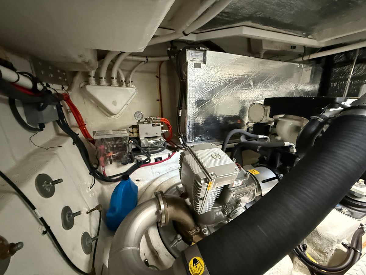 2018 Cruisers Yachts 43 