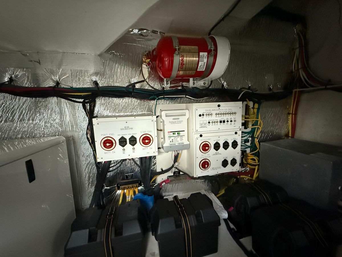 2018 Cruisers Yachts 43 