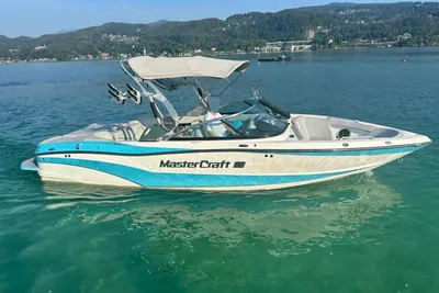 2018 MasterCraft XT23