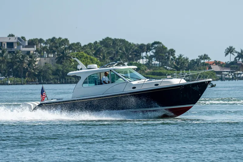 Renie Vee Yacht Photos Pics 
