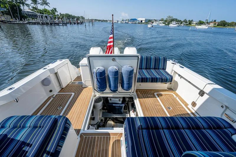 Renie Vee Yacht Photos Pics 