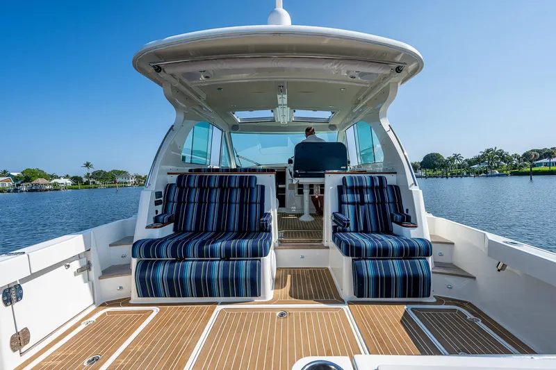 Renie Vee Yacht Photos Pics 