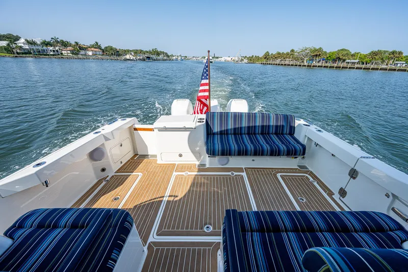 Renie Vee Yacht Photos Pics 