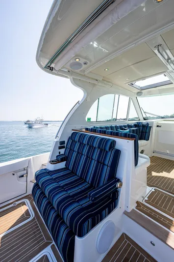 Renie Vee Yacht Photos Pics 