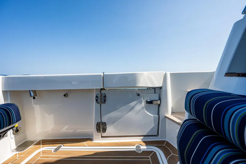 Renie Vee Yacht Photos Pics 