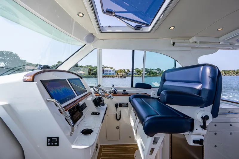 Renie Vee Yacht Photos Pics 