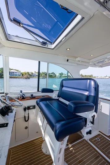 Renie Vee Yacht Photos Pics 