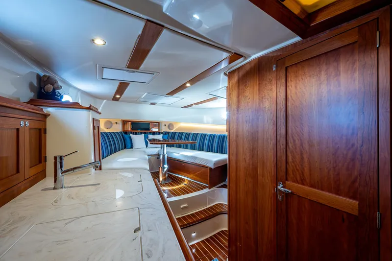 Renie Vee Yacht Photos Pics 