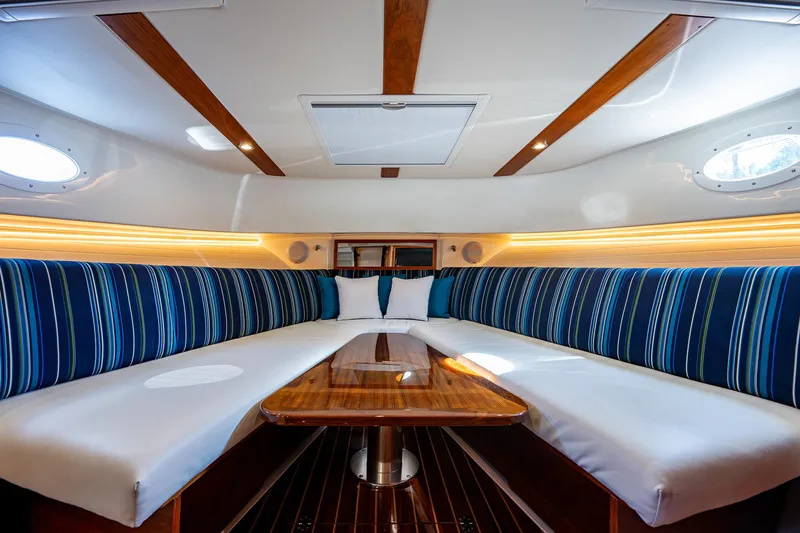 Renie Vee Yacht Photos Pics 