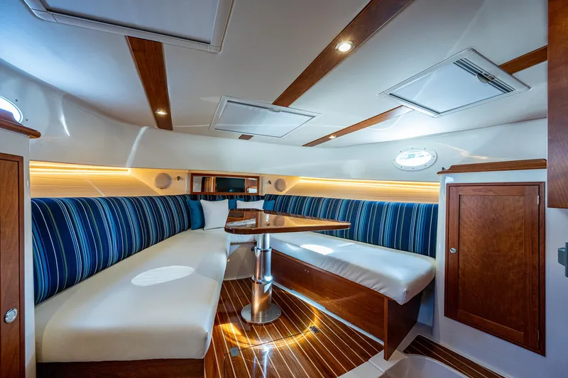 Renie Vee Yacht Photos Pics 