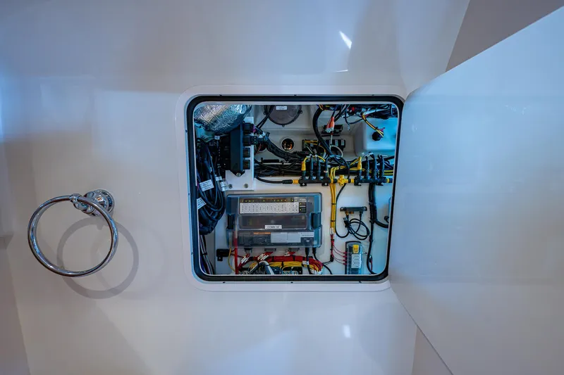 Renie Vee Yacht Photos Pics 