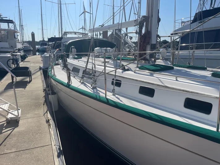 Emerald Yacht Photos Pics 