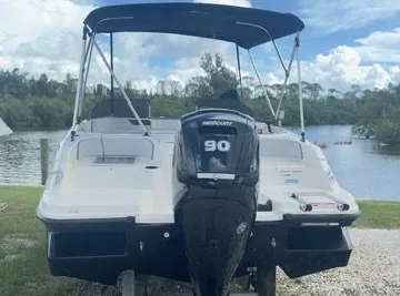 Bayliner Element M17