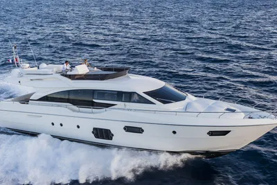 2013 Ferretti Yachts 690