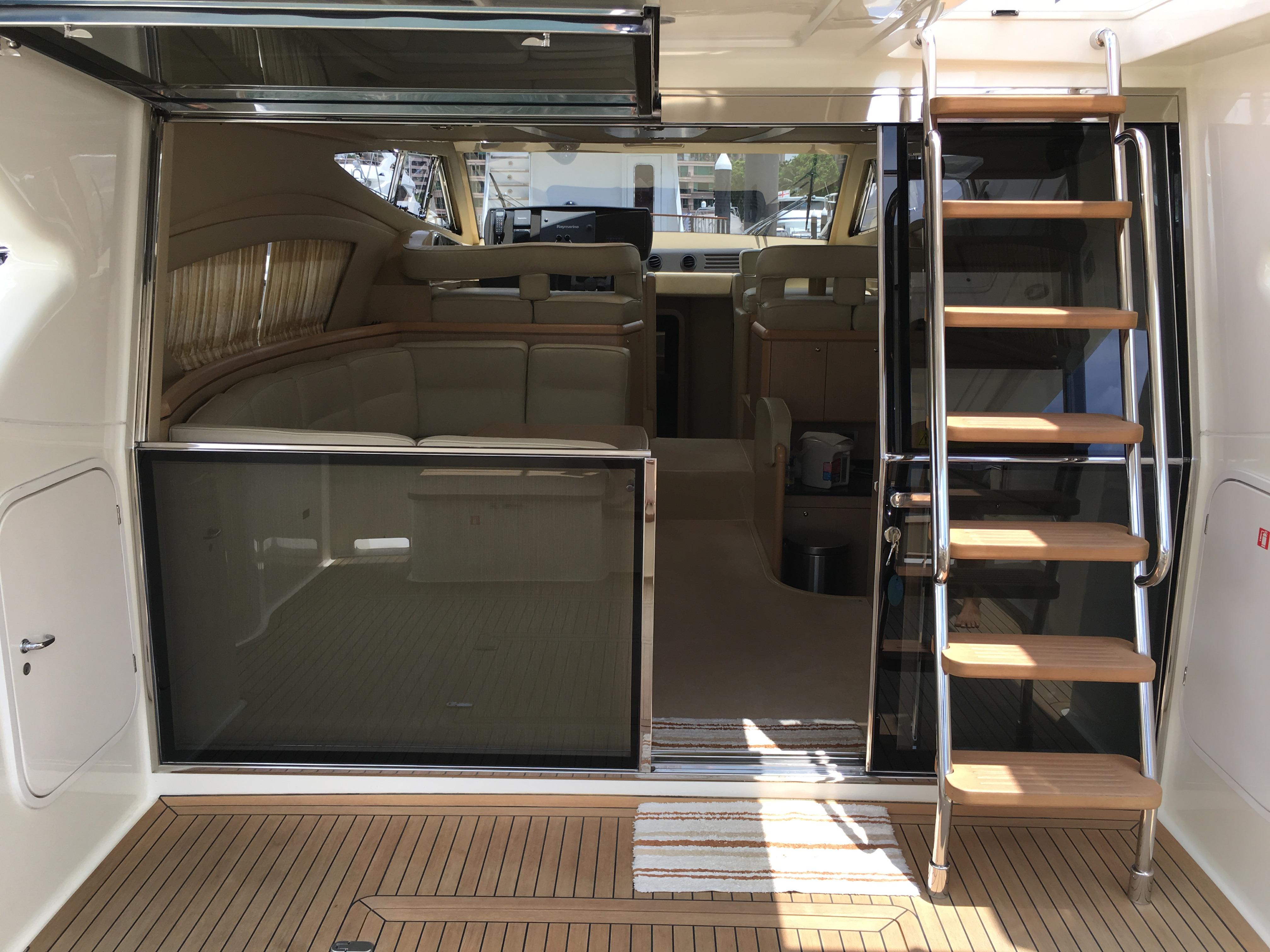 2007 47 1 Ferretti Yachts 460