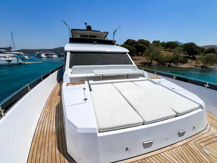 Saadet Sultan Yacht Photos Pics 