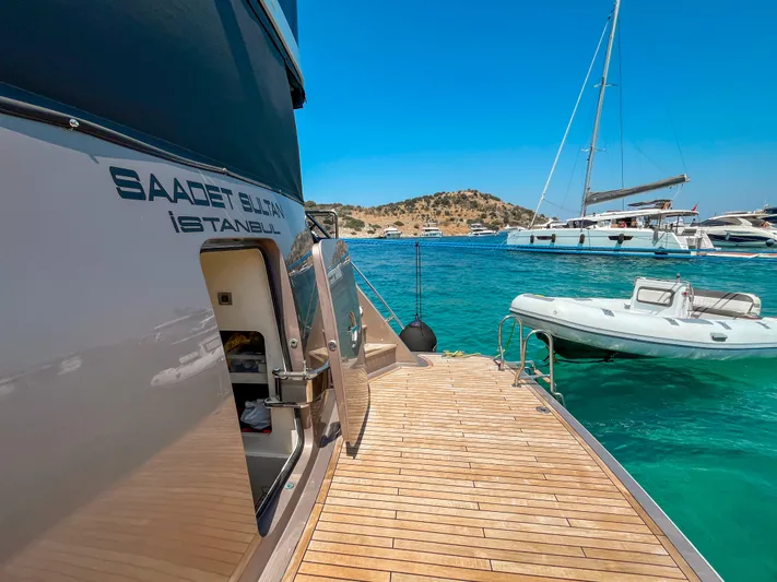 Saadet Sultan Yacht Photos Pics 