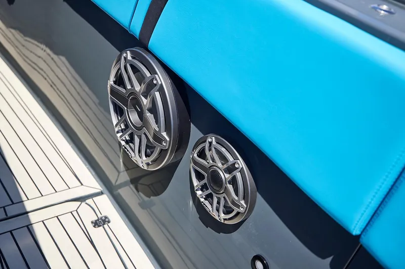  Yacht Photos Pics 2022 Midnight Express 43' Solstice boat speakers and blue seating detail.