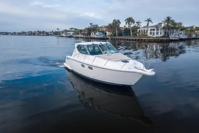 Tiara Yachts 3900 Sovran