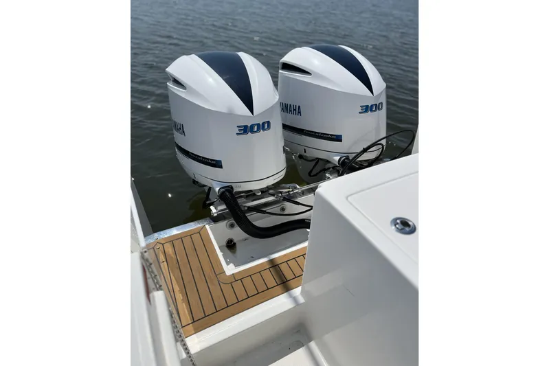 Yacht Photos Pics Twin Yamaha 300 engines on 2018 Buddy Davis 28 Center Console boat.