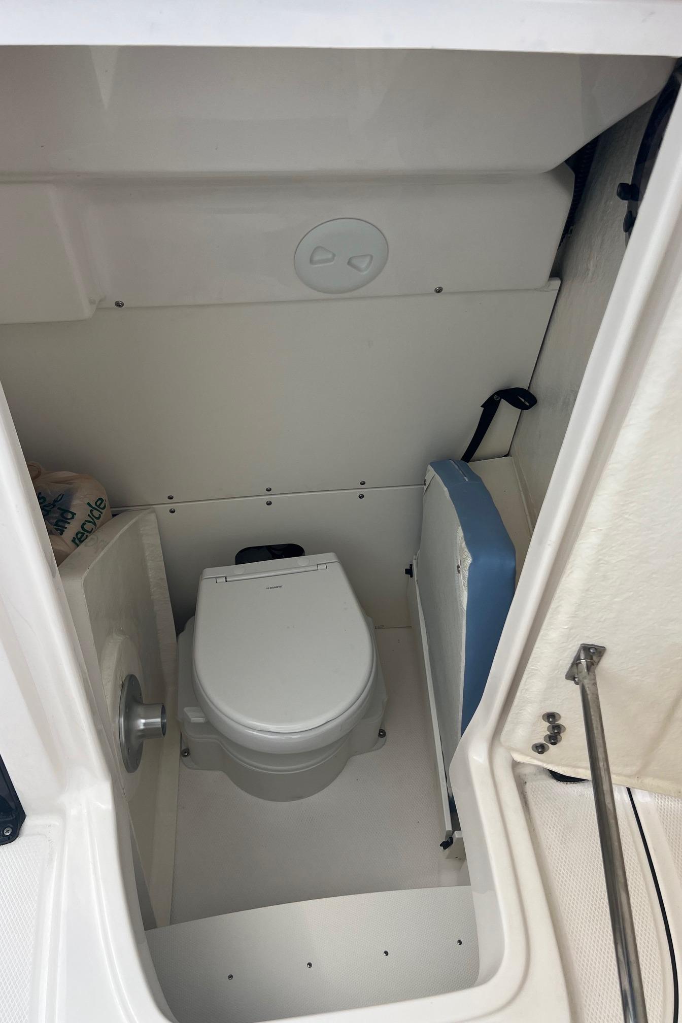 2023 Robalo R230 Center Console Centre Console for sale - YachtWorld