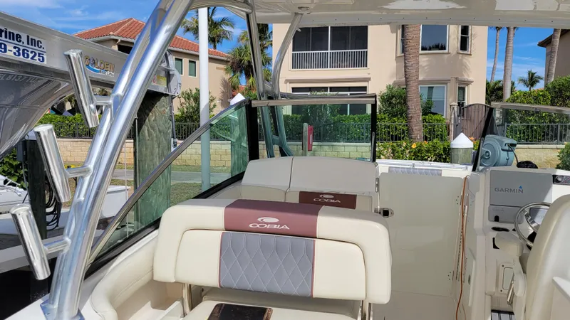  Yacht Photos Pics Port Side Interior