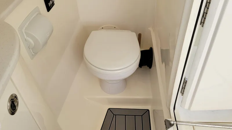  Yacht Photos Pics Electric Macerating Head