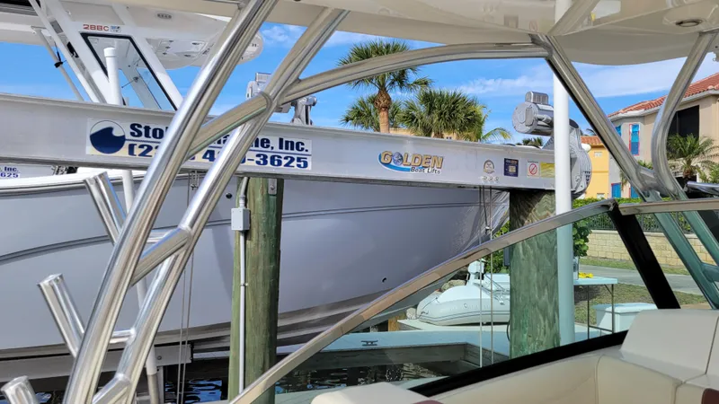  Yacht Photos Pics T-Top Hardware in Great Shape