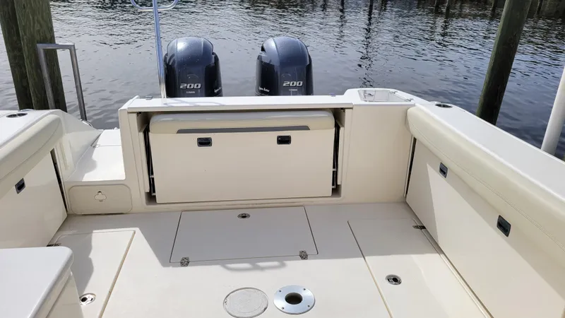  Yacht Photos Pics Starboard / Transom / Port Fold Down Seating (2)