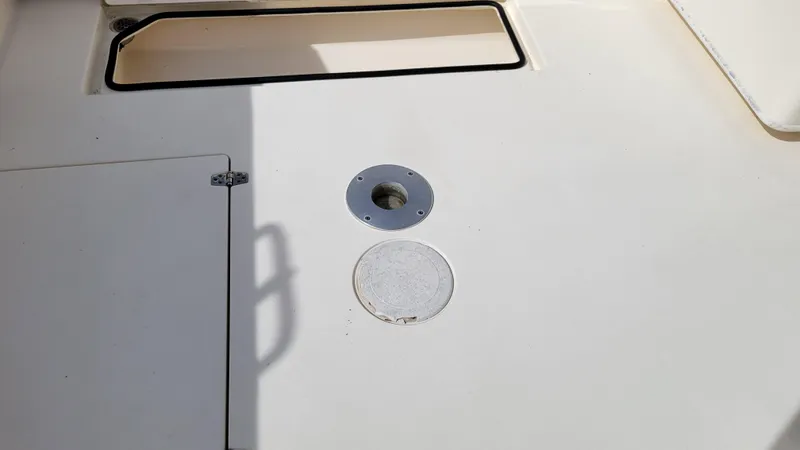  Yacht Photos Pics Cockpit Table Leg Connection in Floor