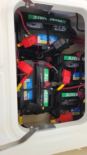  Yacht Photos Pics All Batteries - Less than 6 mos. old