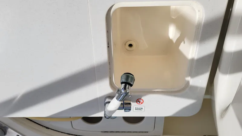  Yacht Photos Pics Freshwater Sink