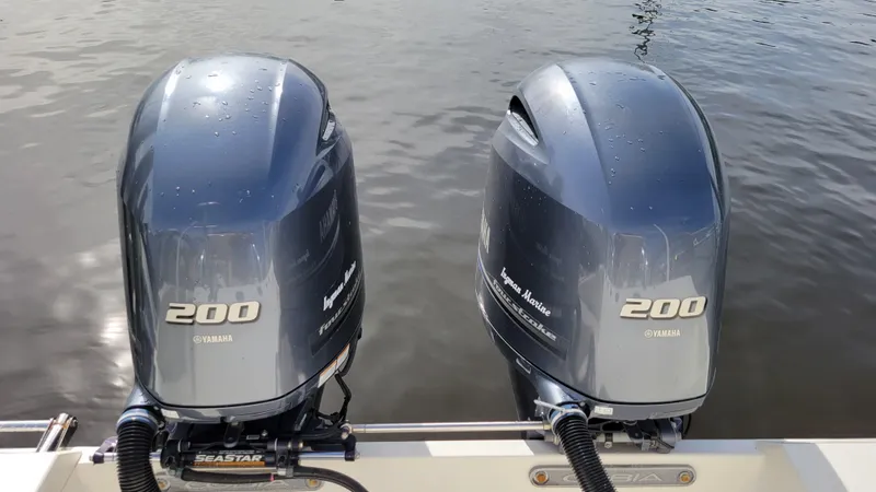  Yacht Photos Pics View of Engine Covers