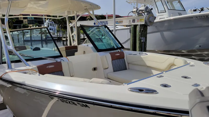  Yacht Photos Pics Looking Into Bow Area