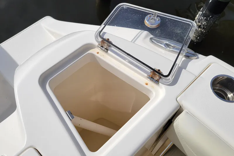  Yacht Photos Pics Baitwell at Port Transom