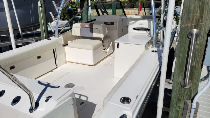  Yacht Photos Pics Excellent Fishing Space