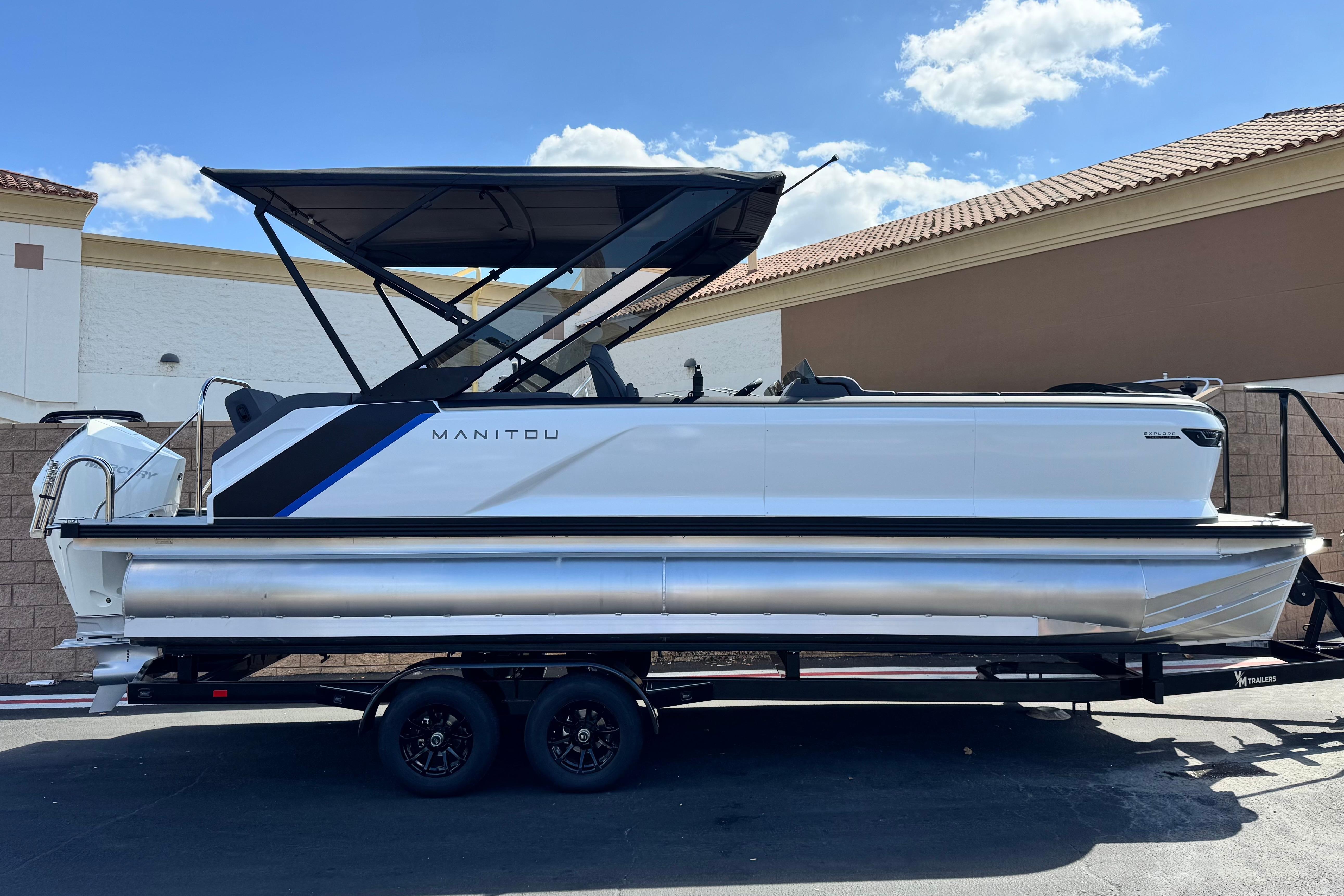 Manitou Explore 24 Navigator