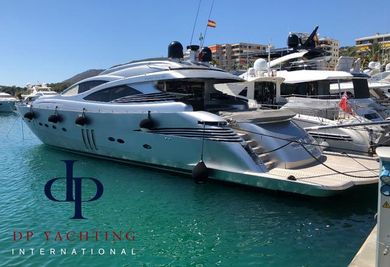 Pershing 90