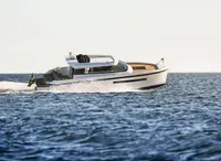 2024 Delta Powerboats 33 Coupe