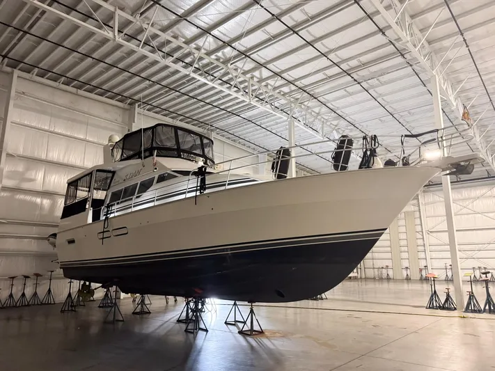 S-dan Yacht Photos Pics 1998 Mainship 47 Exterior Starboard