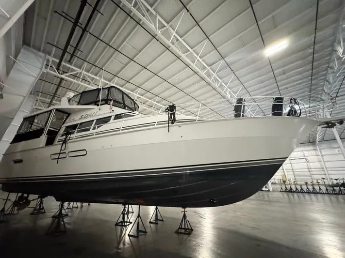 S-dan Yacht Photos Pics 1998 Mainship 47 Exterior Starboard