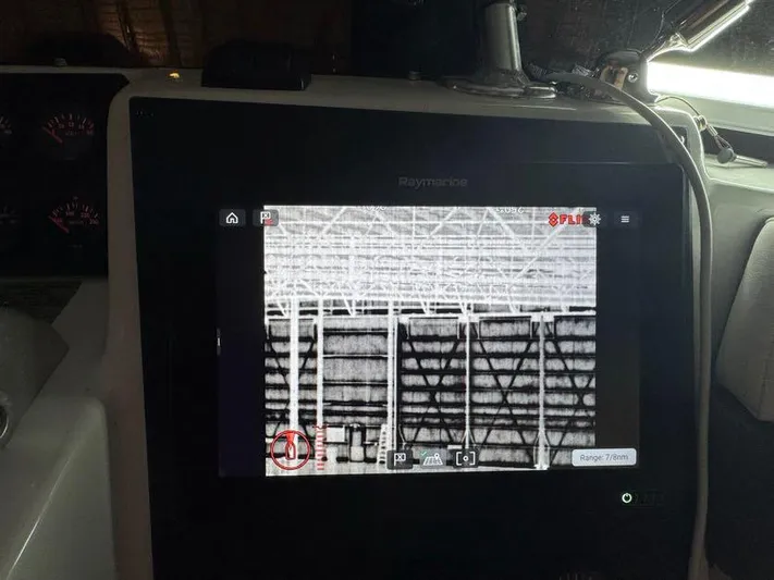 S-dan Yacht Photos Pics 1998 Mainship 47 Helm