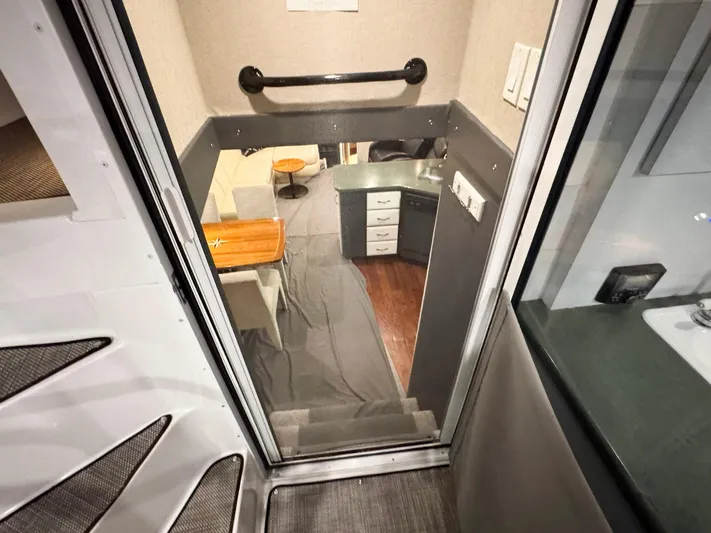 S-dan Yacht Photos Pics 1998 Mainship 47 Aft Deck looking forward