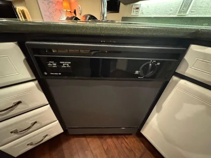 S-dan Yacht Photos Pics 1998 Mainship 47 Galley Dishwasher