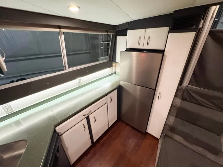 S-dan Yacht Photos Pics 1998 Mainship 47 Galley