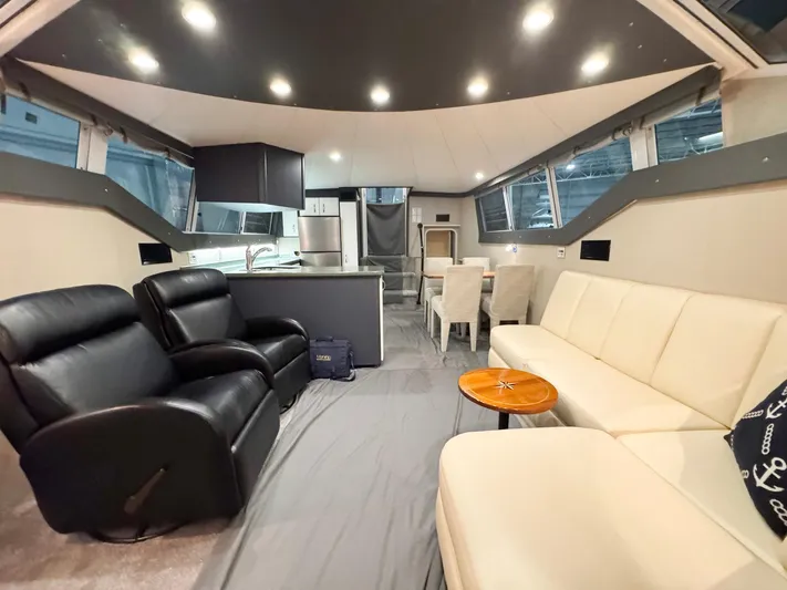 S-dan Yacht Photos Pics 1998 Mainship 47 Salon