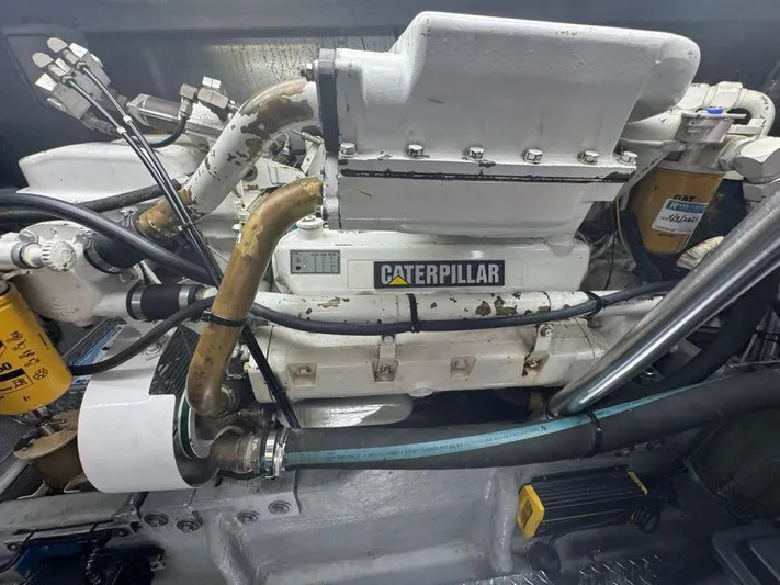 S-dan Yacht Photos Pics 1998 Mainship 47 Engine Room